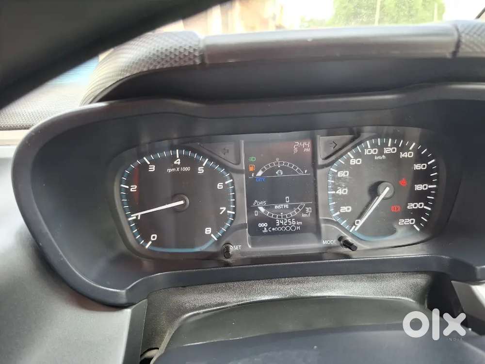 Tata Altroz Xz 1.2 Petrol Feb 2022 | First Owner | 34700 Km | Like New