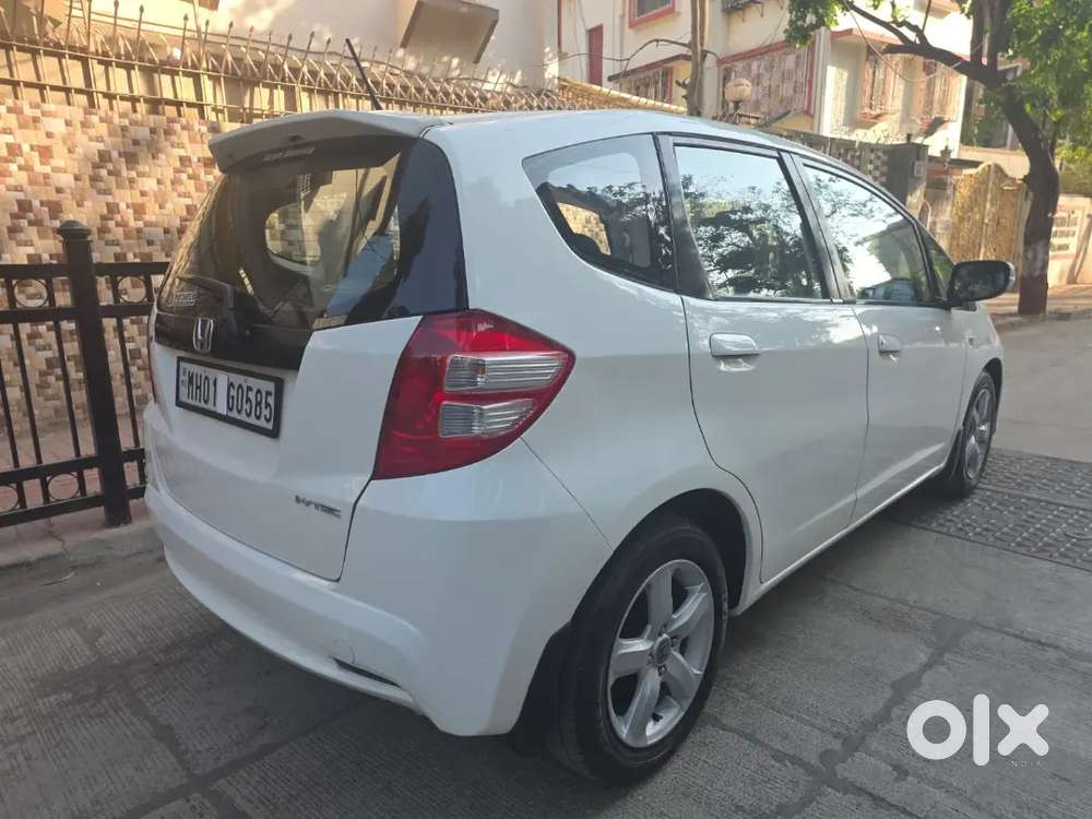 2013 Honda Jazz Vmt Top Model Petrol First Owner For Just Rs 2,85,000/