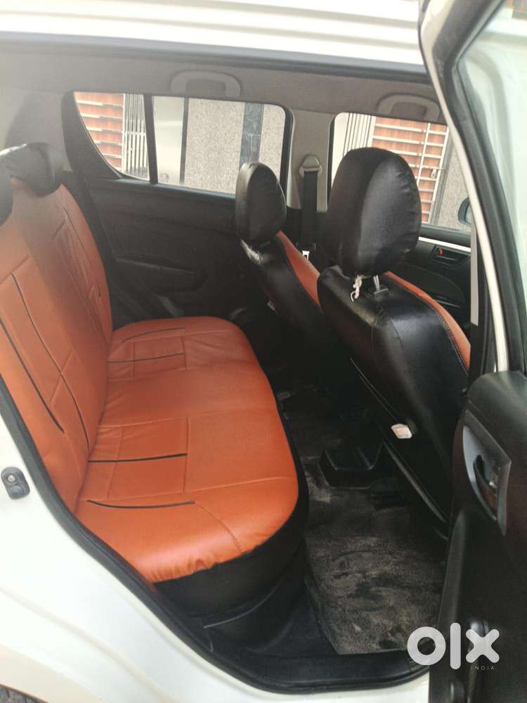 Maruti Suzuki Swift Lxi Optional-o, 2017, Petrol