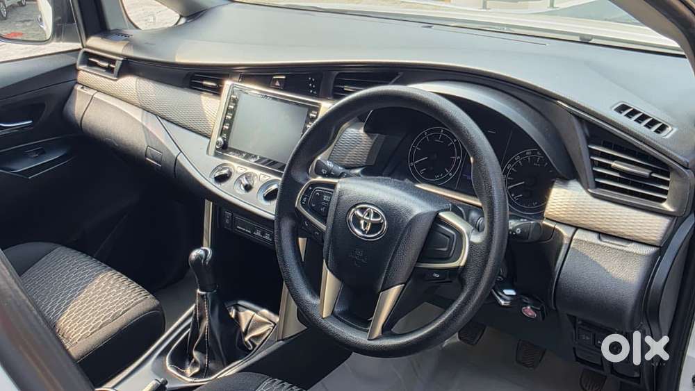 Toyota Innova Crysta 2.4 G Plus Mt 8 Str, 2022, Diesel