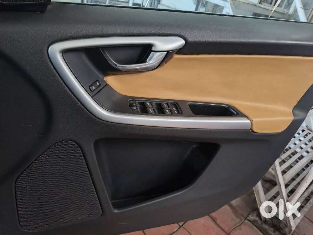 Volvo Xc60 D5 Awd Automatic, 2011, Diesel