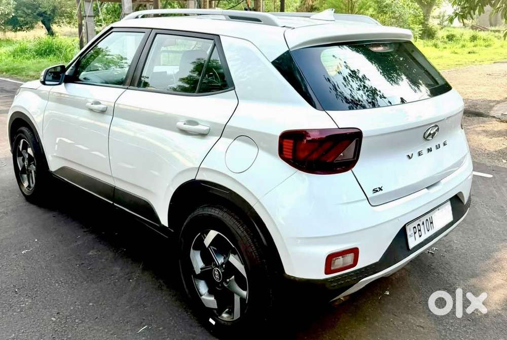Hyundai Venue Sx (o) Mt 1.5 Diesel, 2019, Diesel