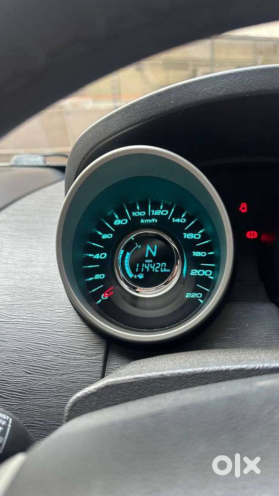 Xuv500  W10  Diesel  Single Owner Full Service History  New Tyres