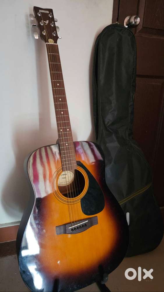 Yamaha F280 Acoustic Guitar + Wildcraft Cover + Kadence Stand