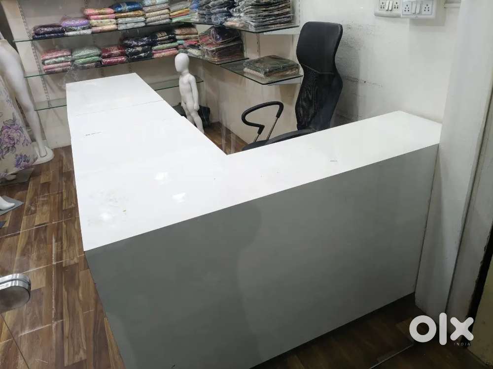 L shape counter table