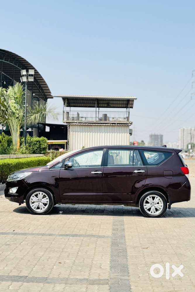 Toyota Innova Crysta 2.8 Zx At 7 Seater, 2016, Diesel