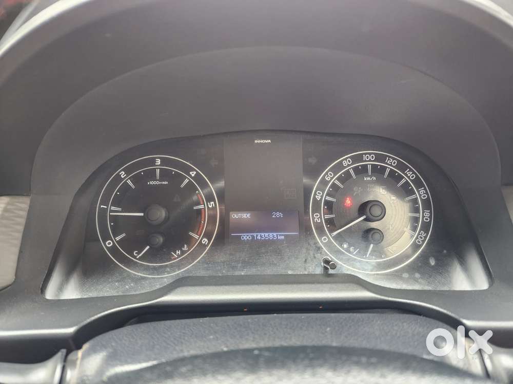Toyota Innova Crysta 2.4 G Mt 8s, 2016, Diesel
