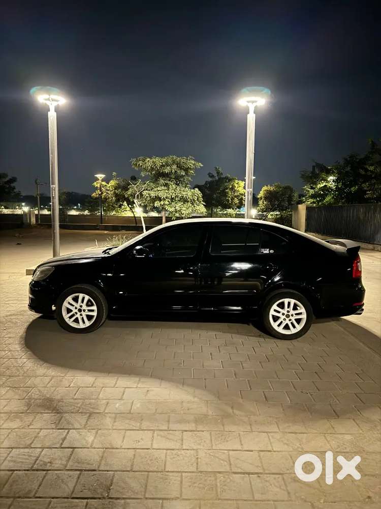 Skoda Laura 1.8 Vrs 2012 Model