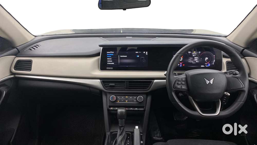 Mahindra Xuv700 2.0 Ax 5 Petrol At Str, 2023, Petrol