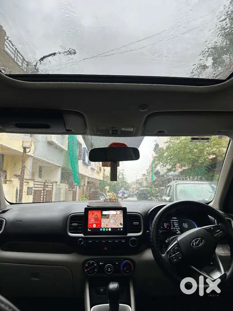 Hyundai Venue 1.2 Plus 2024 Petrol Manual