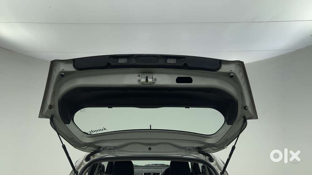 Maruti Suzuki Swift Vvt Vxi, 2016, Petrol