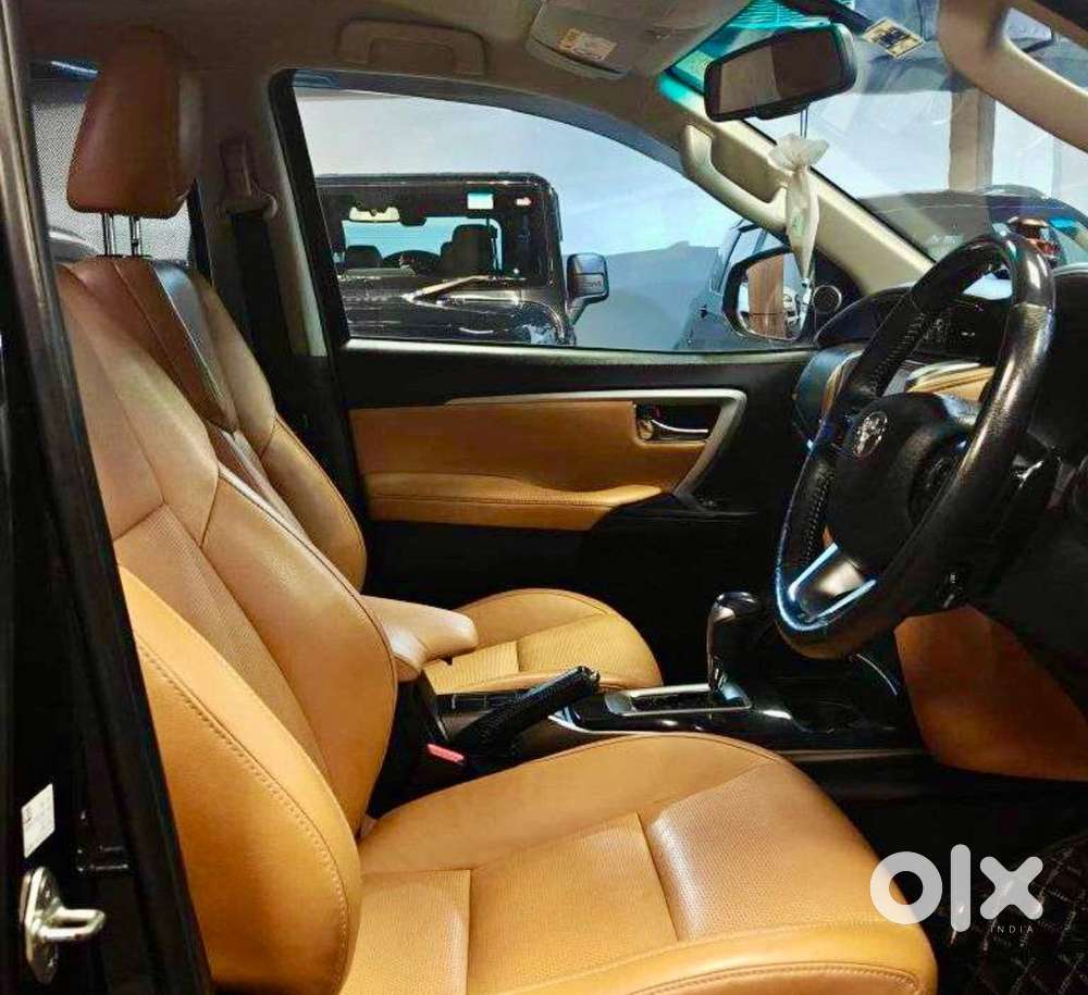 Toyota Fortuner 4x2 Diesel At  2023  ₹2l Accessories & Michelin Tyre