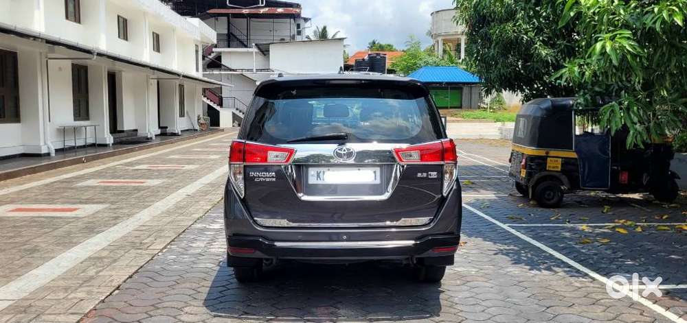 Toyota Innova Crysta 2.8 Gx At 8s, 2016, Diesel