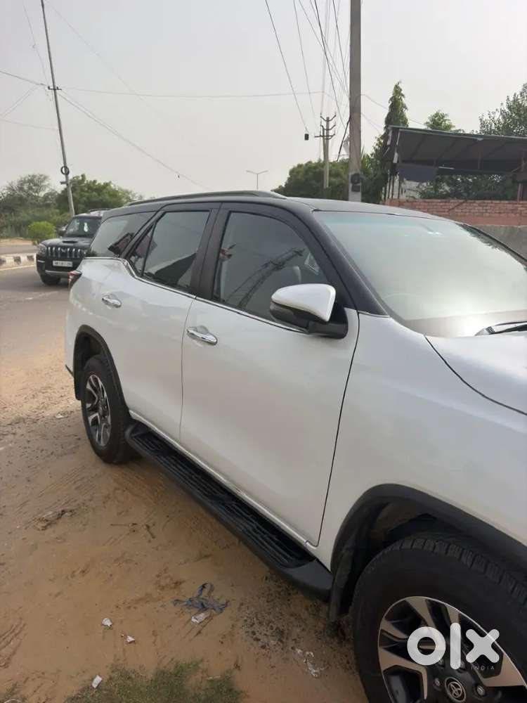 Toyota Fortuner Legender 2023