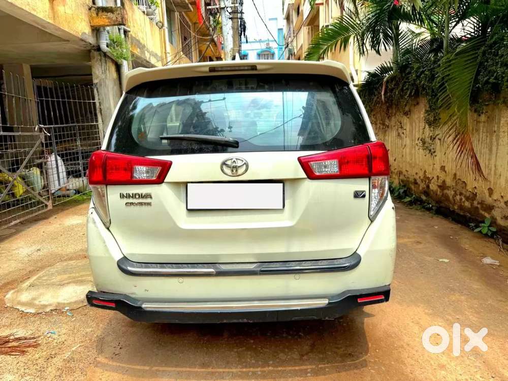 Toyota Innova Crysta 2.4 V 7 Str, 2017, Diesel