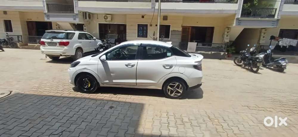 Hyundai Aura Sx Cng 2024