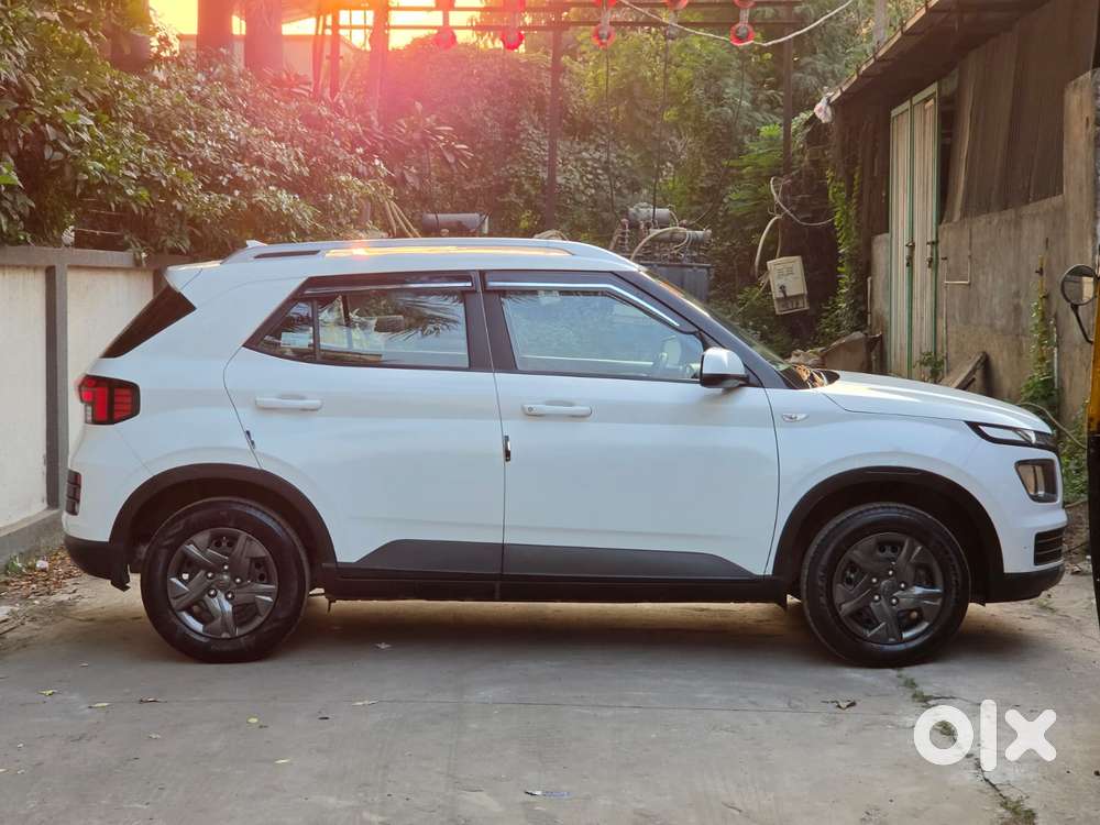 Hyundai Venue S 1.2 Petrol, 2025, Cng & Hybrids