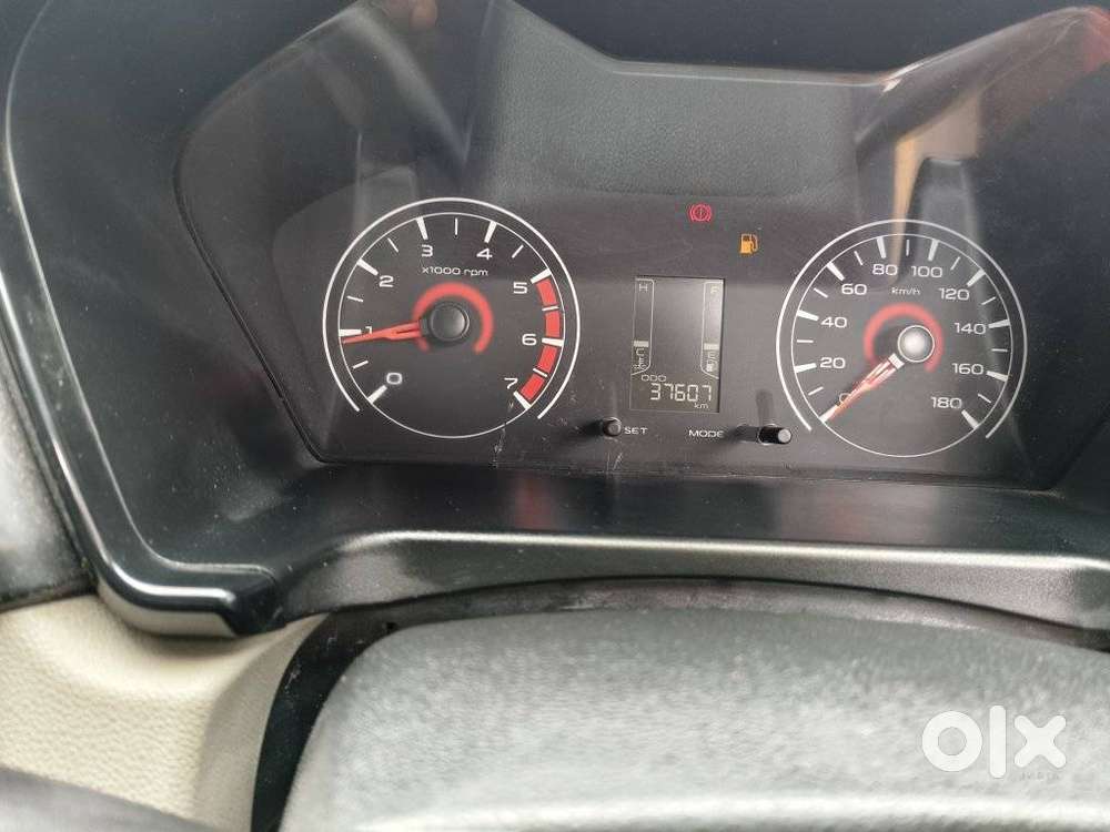Mahindra Kuv 100 2016-2017 Mfalcon G80 K4 Plus, 2016, Petrol