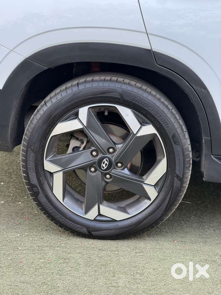 Hyundai Alcazar 2.0 Signature (o) Petrol At 6 Str Dual Tone, 2022, P..