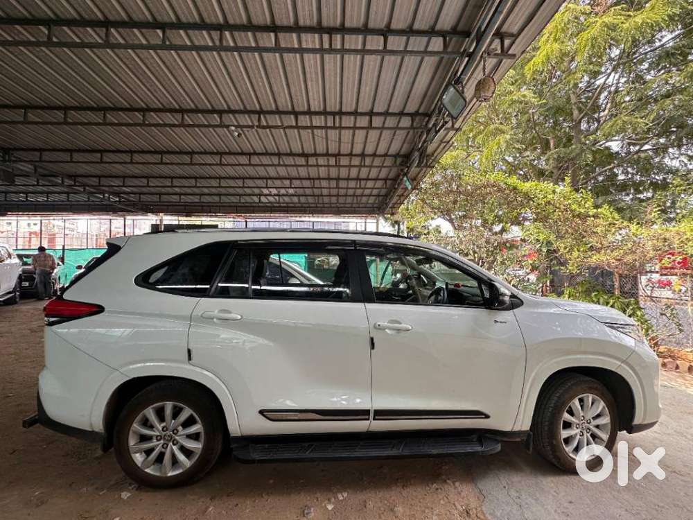 Toyota Innova Hycross 2.0 Vx Hybrid 7 Str, 2025, Petrol