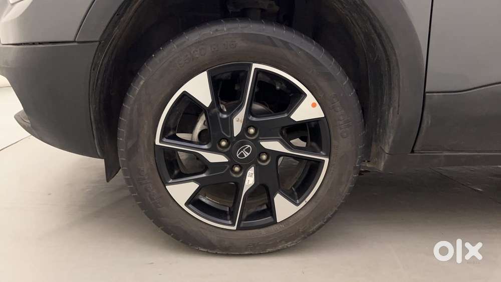 Tata Punch Accomplished Dazzle Mt Sunroof, 2024, Petrol