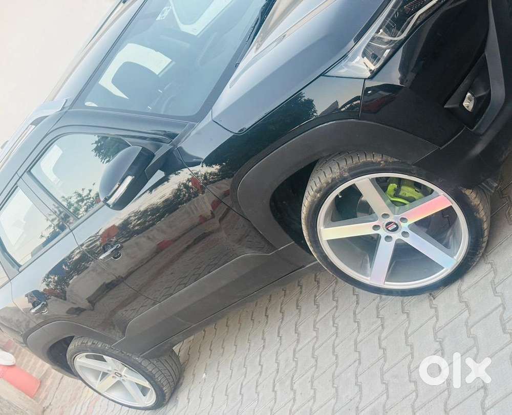 Maruti Suzuki Brezza 2025 Petrol Goodcondition & Push To Start Button