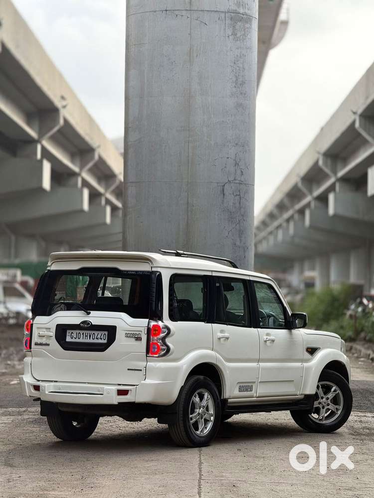Mahindra Scorpio S10, 2017, Diesel