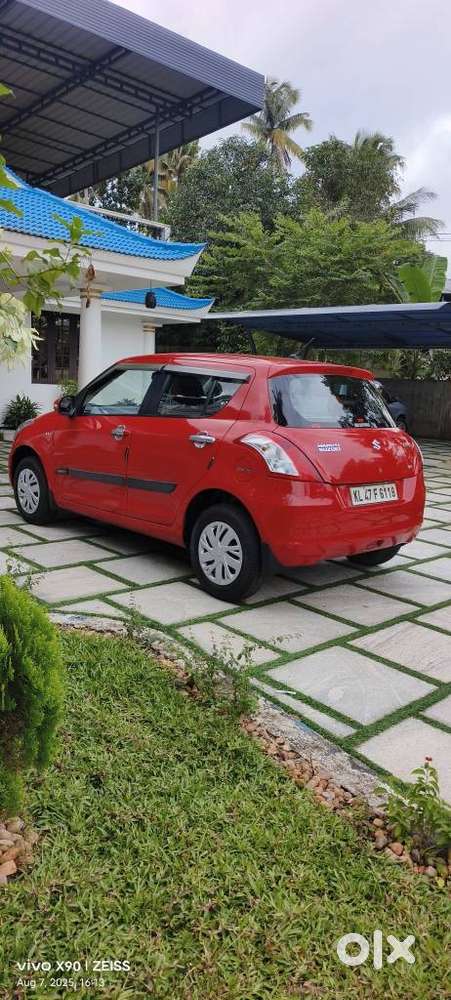 Maruti Suzuki Swift Vxi + Manual, 2016, Petrol