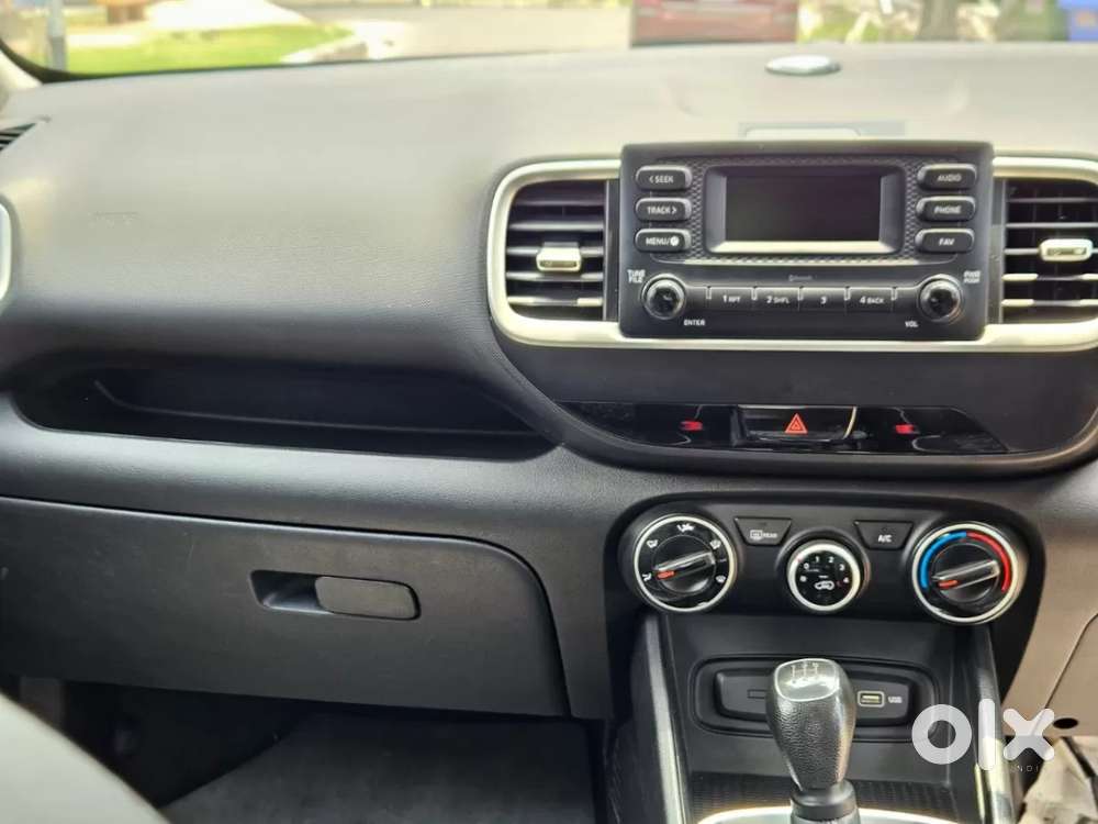Hyundai Venue S 1.2 Petrol, 2022, Petrol