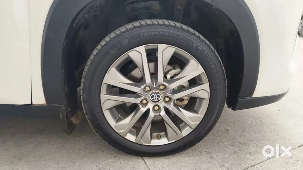 Toyota Innova Hycross 2.0 Zx (o) Hybrid 7 Str, 2024, Petrol