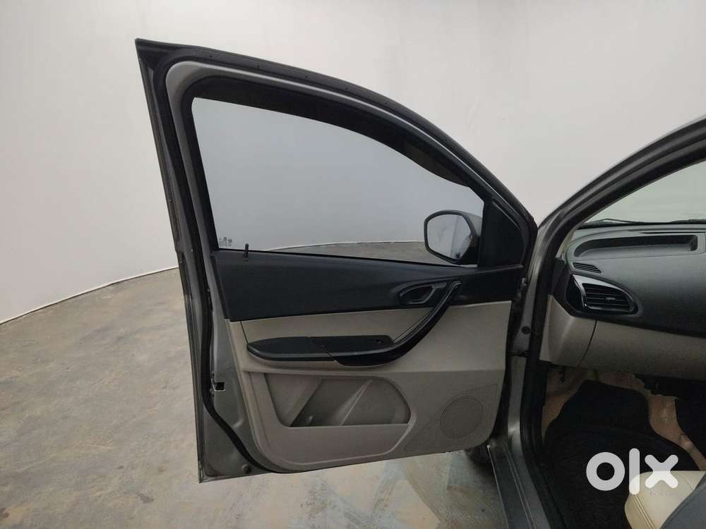 Tata Tiago 1.2 Revotron Xt, 2018, Petrol