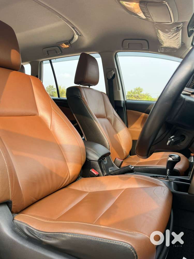 Toyota Innova Crysta 2.8 Zx At 7 Seater, 2016, Diesel