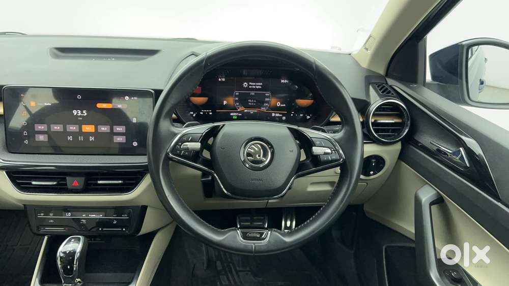 Skoda Slavia Style 1.0l Tsi At, 2023, Petrol