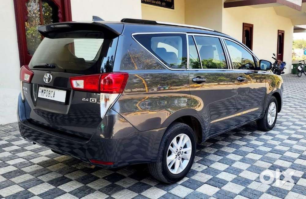 Toyota Innova Crysta 2.4 G Mt 8s, 2017, Diesel