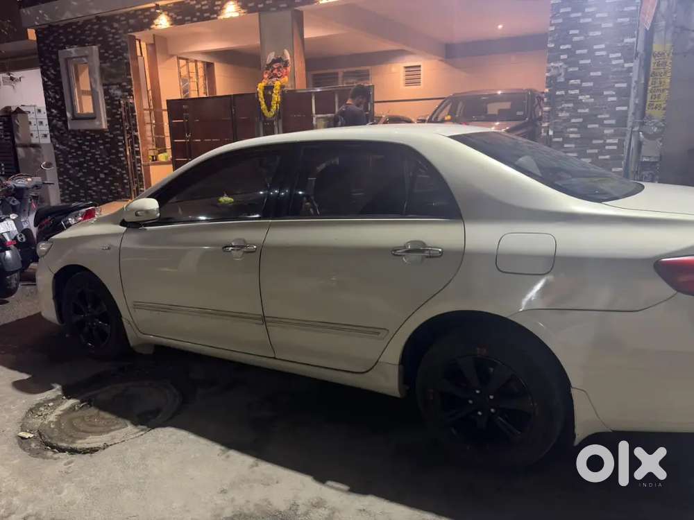 Toyota Corolla Altis 2012