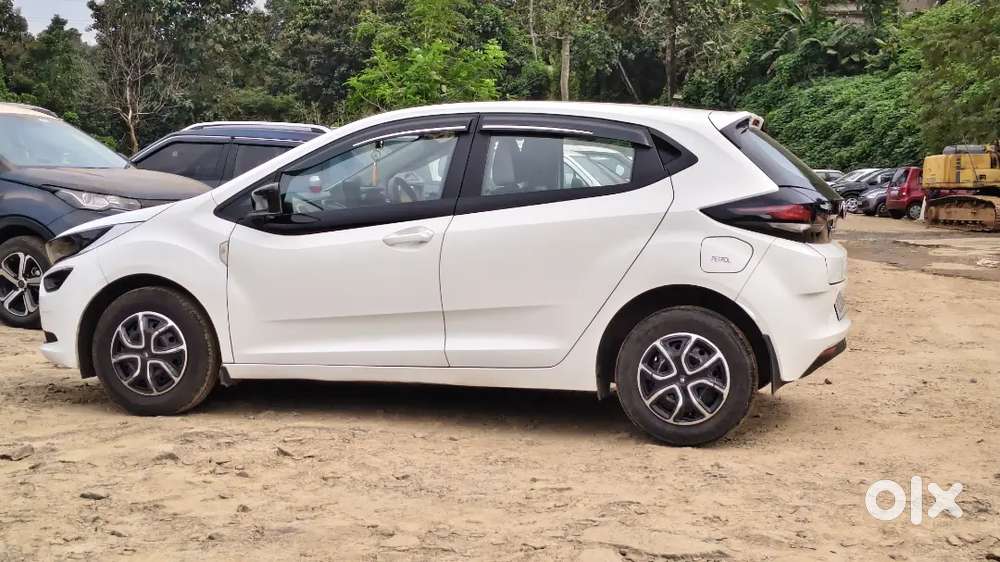 Tata Altroz 1.2 Petrol 2021