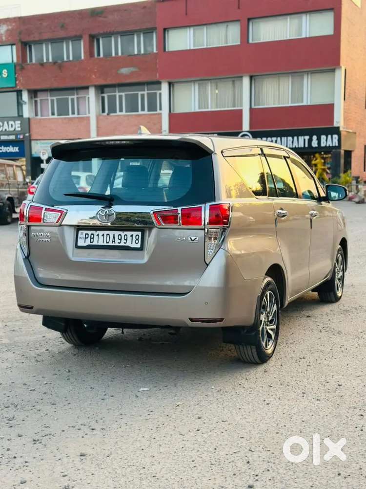 2022 Crysta Manual Diesel Vx