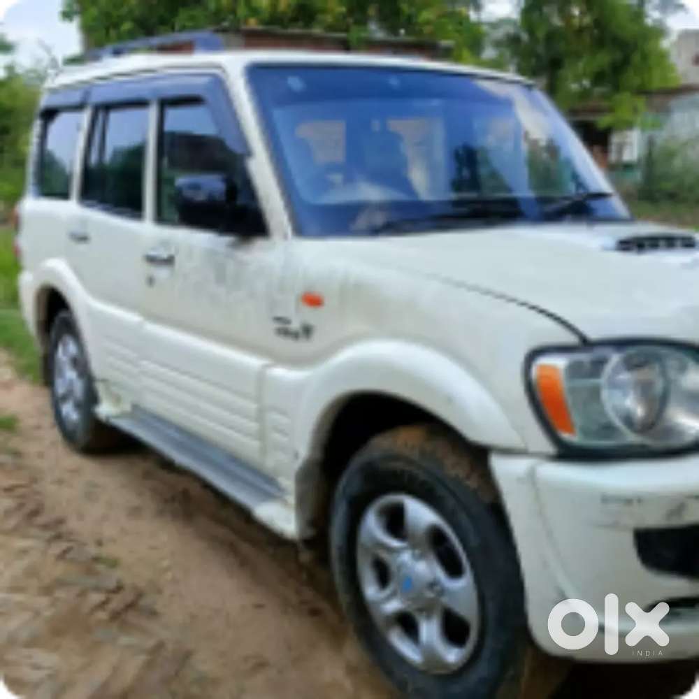 महिंद्रा स्कार्पियो इंजन का काम हो गया है अभी300 किलोमीटर चली है