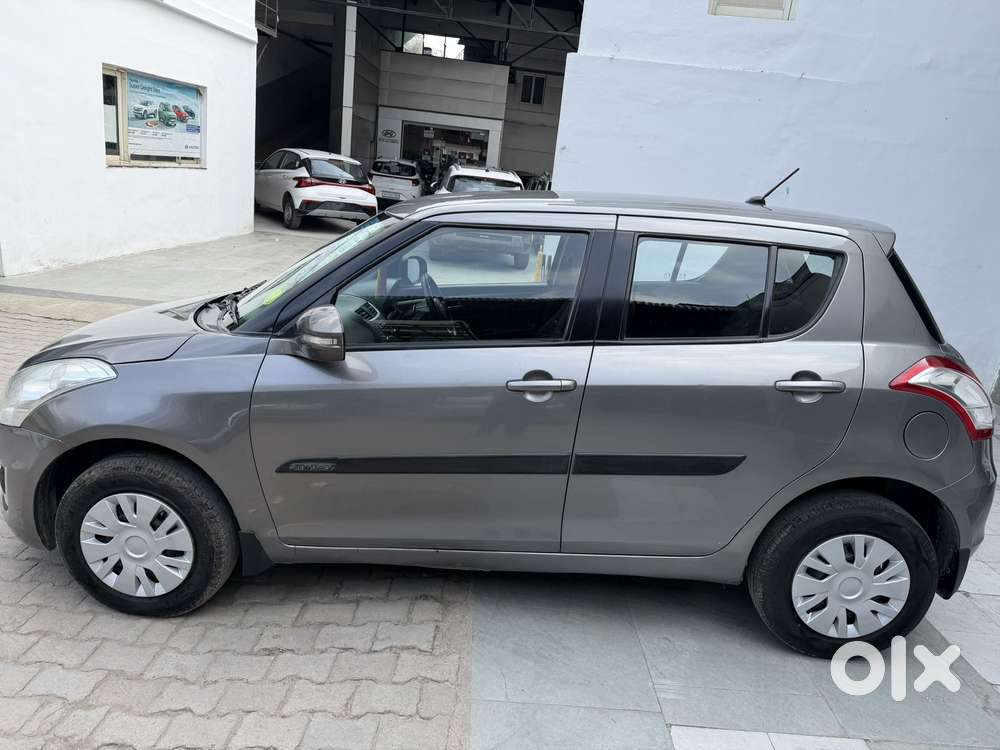 Maruti Suzuki Swift Vxi Optional, 2015, Petrol