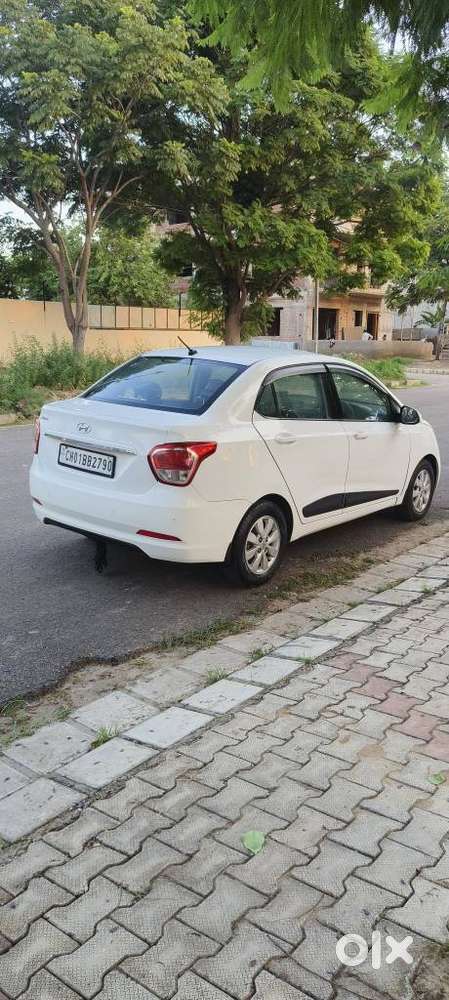 Hyundai Xcent 1.2l Kappa Dual Vtvt 5-speed Manual Base, 2015, Petrol