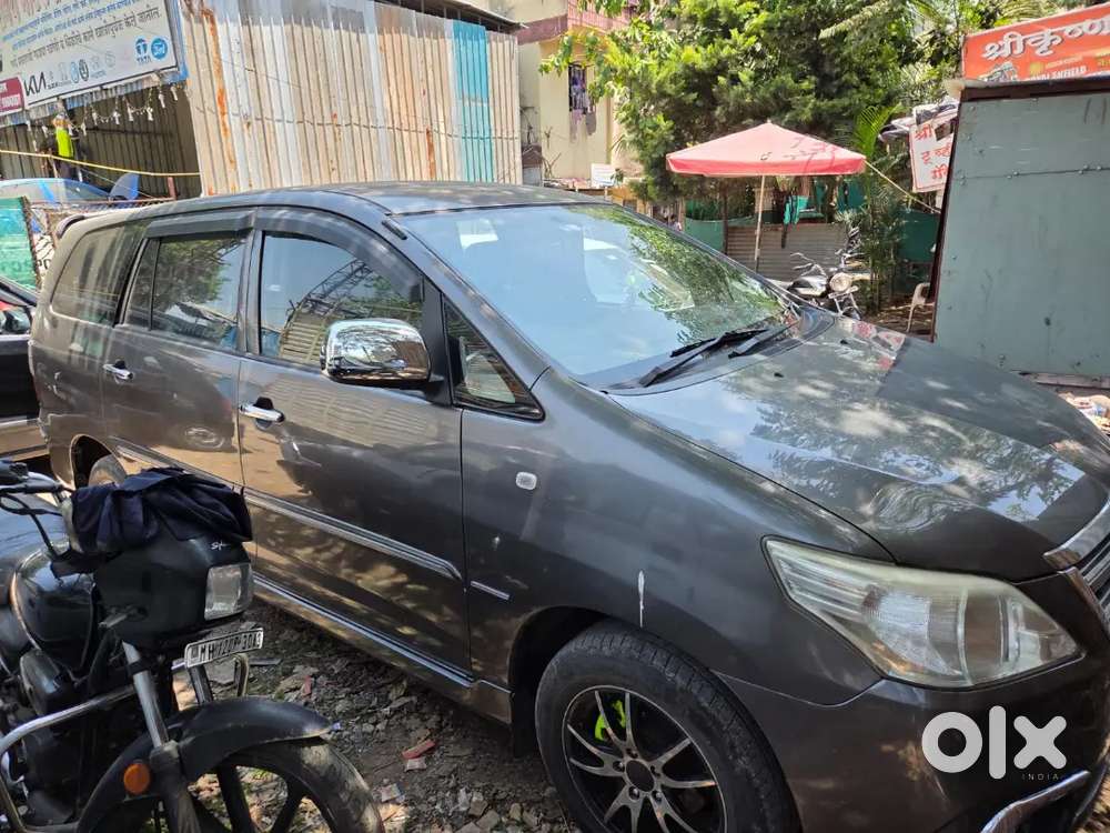 Toyota Innova 2012 Diesel 300000 Km Driven