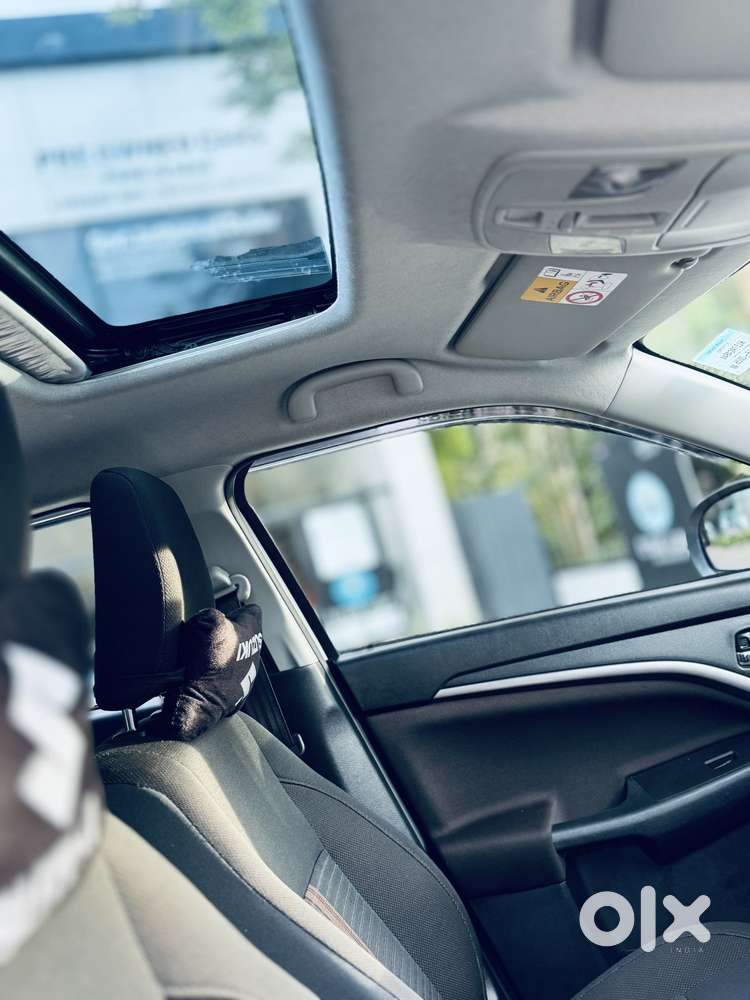 Maruti Suzuki Brezza 1.5 Zxi Smart Hybrid, 2024, Petrol
