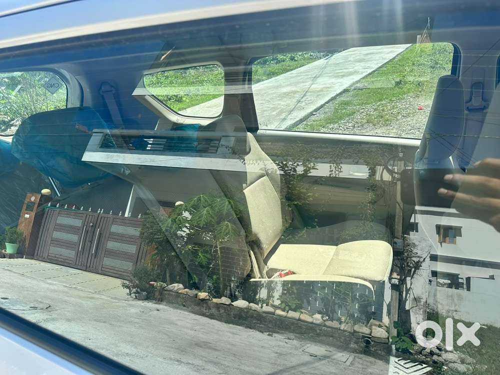 Maruti Ertiga 2025 Vxi
