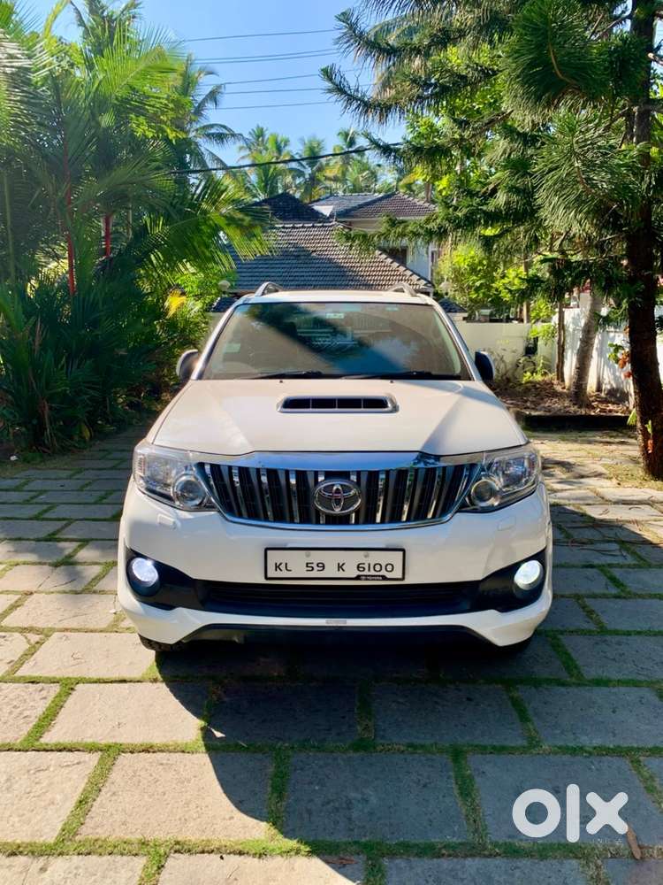 Toyota Fortuner 2014 Diesel 100000 Km Driven