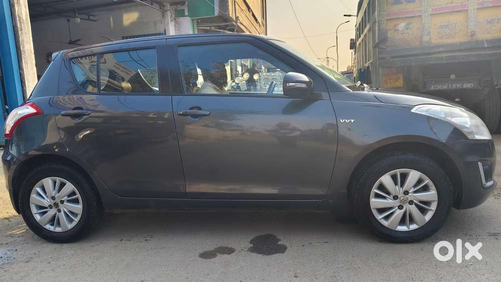 Maruti Suzuki Swift Vvt Zxi, 2017, Petrol