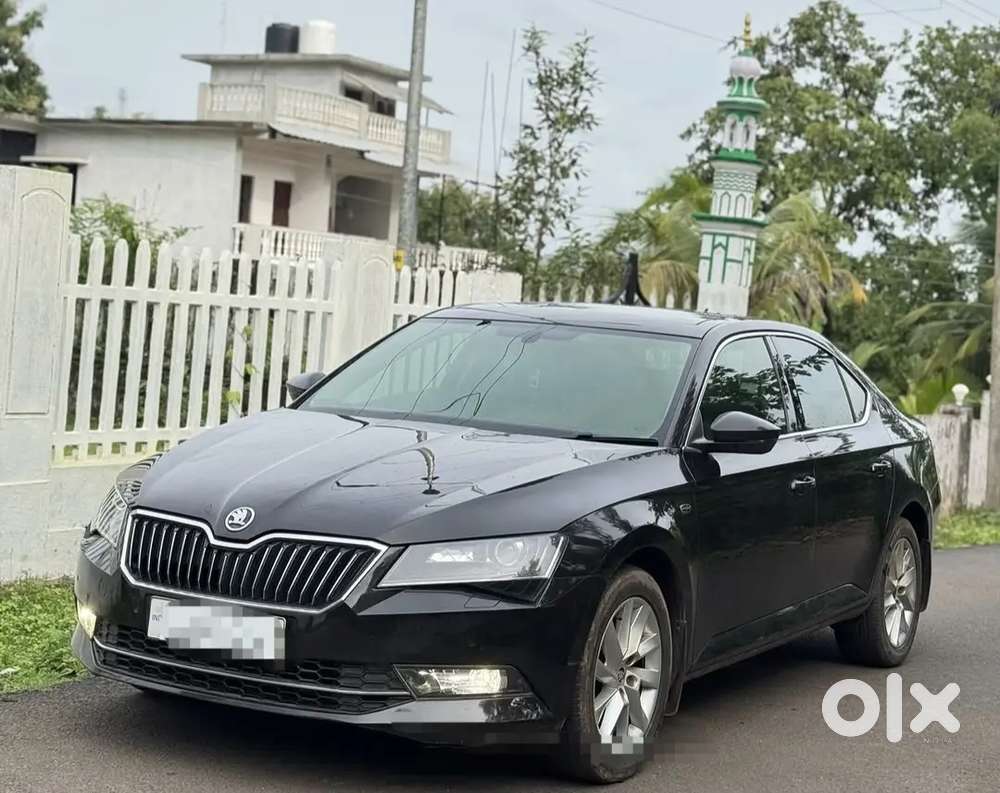 Skoda Superb Petrol Automatic 2016 First-owner Car