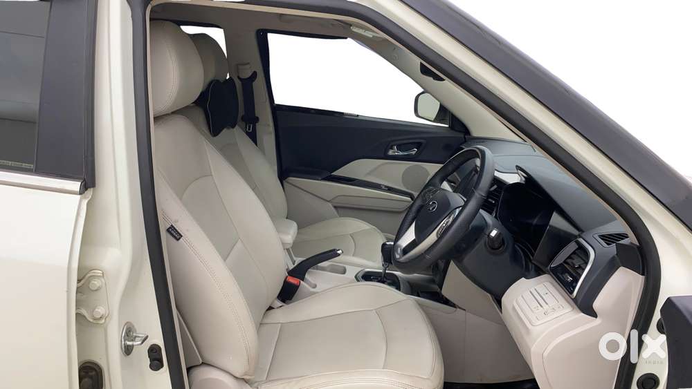 Mahindra Xuv300 1.2 W8 (o) Amt Petrol, 2021, Petrol