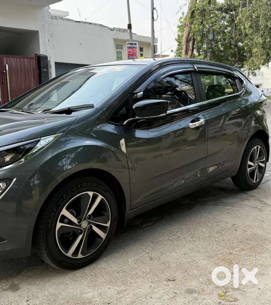 Tata Altroz Xz Plus (s), 2023, Petrol