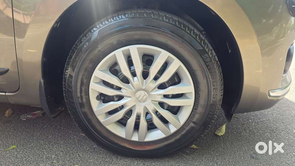 Maruti Suzuki Swift Dzire Vxi Regal Limited Edition Mt, 2017, Petrol