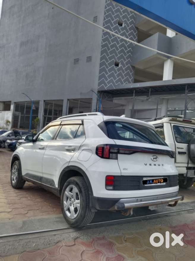 Hyundai Venue Sx Mt, 2023, Petrol